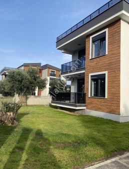 Altınoluk Narlı Mevki Bahçeli 4+1 Doğa Ve Deniz Manzaralı Villa