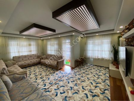 Kayalar Emlaktan Kat İrtifaklı Krediye Uygun Cadde Üzerimüstakil Ev