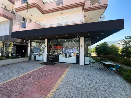 Alanya Oba 'da Satılık 185 M2 Dükkan