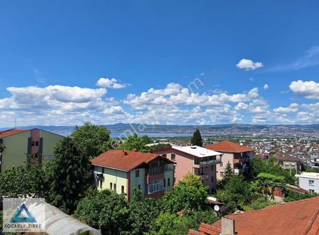 Deniz Manzaralı 3+1 Sıfır Dubleks Daire Başiskele Yeşilyurt Mah.