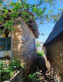 Newcıty Emlaktan Yündalanda Satılık 850 M2 Arsalı Müstakil Ev