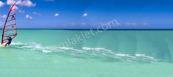 Alaçatı Gayrimenkulden Ilıca Plajına Yakın Satılık Arsa..