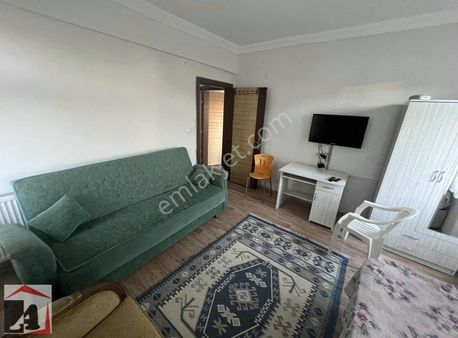 Çarşı Merkez Yakın Balkonlu