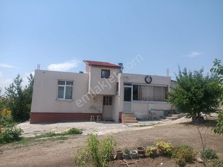 Çavdar Emlaktan Satılık Bahçeli Köy Evi