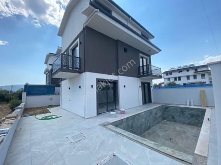 Goldhouse Dan Satılık Karaçulha Da 3+1 Bahçeli Havuzlu Tripleks Villa