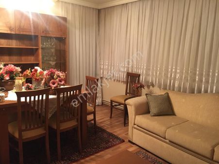 Göztepede 100/1 Sok Da 2 Ci Kat Asansörlü Otoparklı Köşe Daire Mevki Yerde