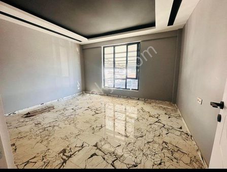 Oto Galericiler Sitesinde Satılık/kiralık İşyeri