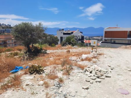 Kuşadası Kadınlar Denizinde Satılık 600m2 0.30/0.60 İmarlı Arsa