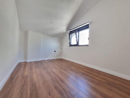 Ilıca Mahallesi'nde Harika Bir Fırsat Sizi Bekliyor! Bu Geniş Ve Konforlu Dubleks