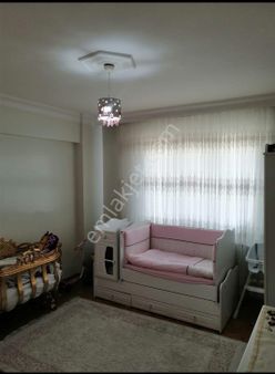 Konak Mh 3+1 200 Metre Dogalgazli 4 Katli 1 Kati Kat Mülkiyetli