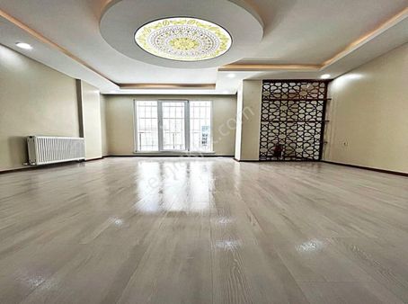 Ercin Yapı'dan Satılık Kulanışlı Guzel Konumda Ters Dubleks 3+1 Daıre!!