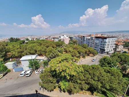 Mızraklı Caddesinde Deniz Manzaralı 3+1 Daire