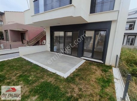 İskele' De Denize Yürüme Mesafesi Satılık 2+1 Bahçe Katı Daire!