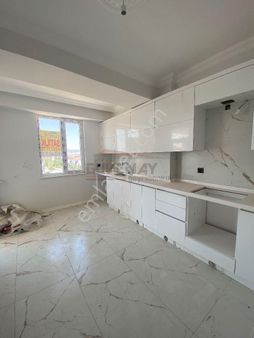 Güvenay - Çorum İkbal Evler Arkası Ara Kat 3+1 Sıfır Daire