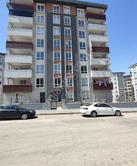 Çakır'dan Şehitkamil Belkıs Mh Satılık Göbek Kat Daire
