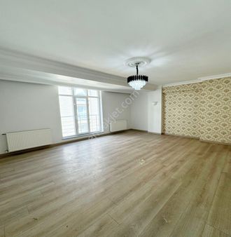 Esenyurt Mehterçeşme Mah. De Metrobüse 10 Dakika Yürüme Arakat Satılık Luks Daire