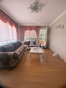 Konak Ulubatlımahallesinde 2+1 85m2 Ayrı Mutfak Havadar Satılık Daire