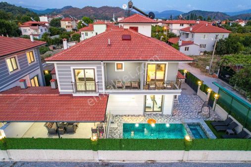 Muğla Ortaca Kiralık 4+1 Jakuzili Havuzlu Villa
