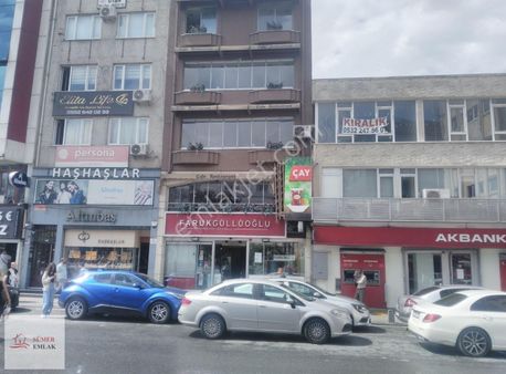 Gaziosmanpaşa Cumhuriyet Meydanında Satılık Bina