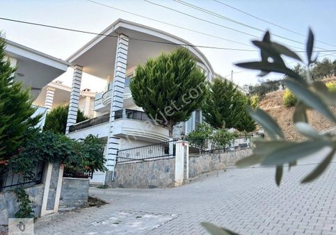 Çifci & Uluç İnşaat Emlak’tan Satılık Altınoluk’ta Full Deniz Manzaralı Lüks 3+1 Villa