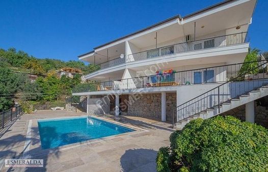 Alanya Cikcilli'de Deniz Manzaralı Satılık 3+1 İkiz Villa