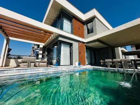 Full Manzara-güvenlik-özel Havuz/otopark-merkezi-600 M2 Bahçe-ultra Lüx -tamamı Müstakil