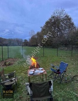 Çatalca Karacaköy'de İçinde Konteyner Olan 350m2 Tarla