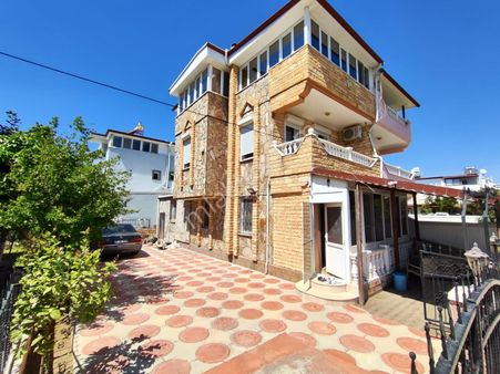 Çamlık Mh Liman Yolu Üzerinde Caddeye Sıfır Harika Bir Villa