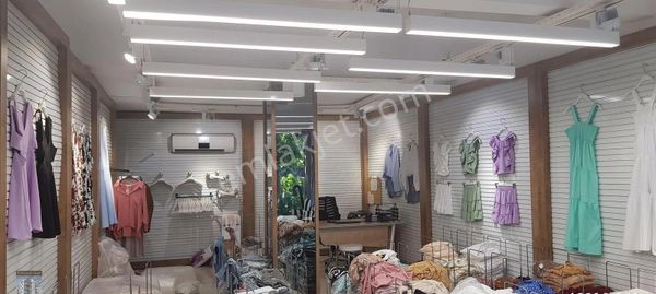 Merter Sokakta Meryem Ana Çarşısında 50m2 Satılık Kupon Dükkan