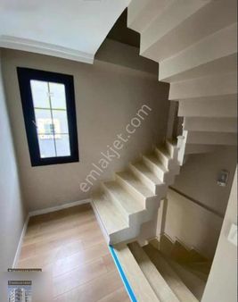 Yeni Çiftlikte Merkezi Konumda Çeşmelide Satılık Lüx Kaliteli Vi