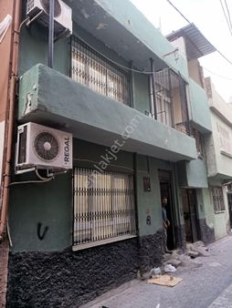 Obalar Cad. Salı Pazarı Civarı 2 Katlı 2+1 Satılık Müstakil Ev