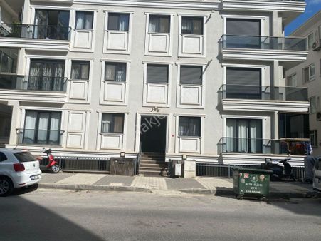 Bostancı Altıntepe Bahçekatı 3+1 Eşyalı Kiralık Daire