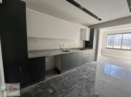 İkiev Gayrimenkul Den Onkoloji De Sıfır 3,5+1 Luks Daire