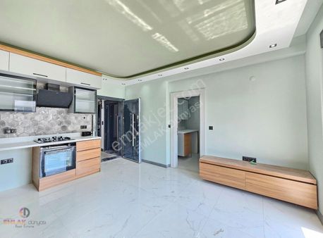 Güzeloba Satılık Şık 1+1 Daire Artı 50 Metre Kare Özel Bahçe فروشی