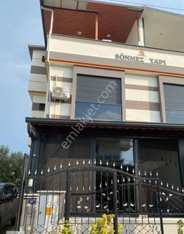 Seferihisar Doğanbey’de Satılık Geniş Bahçeli 3 + 1 Triplex Villa