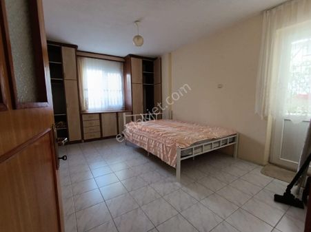 Ege Üniversitesi Dibinde 2+1 Eşyalı Arakat Kiralık Daire