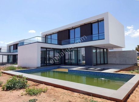 Kuzey Kıbrıs Gazimağusa Tuzla Bölgesinde Satılık Özel Villa
