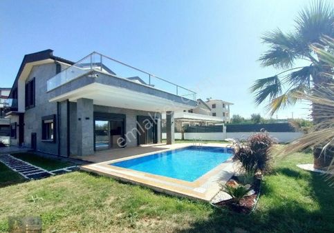 Altınoluk Narlı Bölgesinde 650m2 Arsa İçerisinde Jakuzili Havuzlu 5+1 Yerden Isıtmalı Müstakil Villa