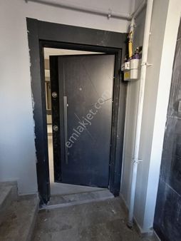 Acil Satılık Süper Konumda 148.metre Kare 3+1.sıfır Garajlı Lüxs Daire