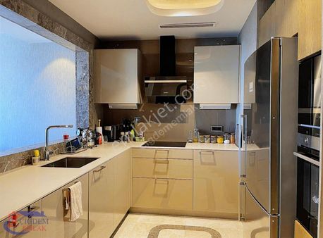 Çiğdem Emlaktan Yedimavide Satilik En Büyük Blkonlu 2+1 Deniz