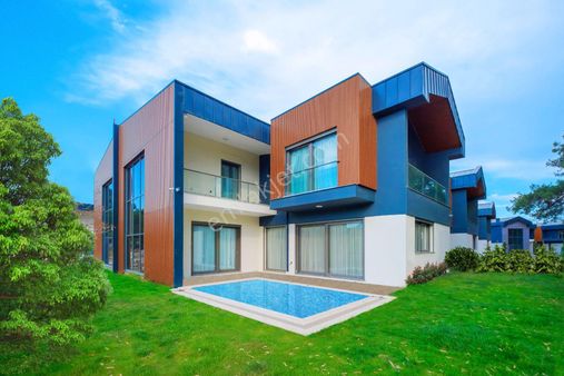 Gökhan Üçgün'den Bölgenin En İyi Projesi Safe Cıty'de Loft Villa