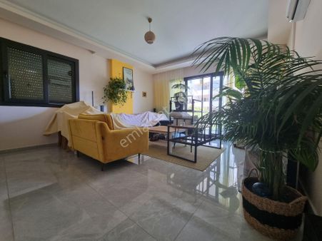 Marmaris Marinaya Yakın Otoparklı 3 Yaşında 2+1 Satılık Daire