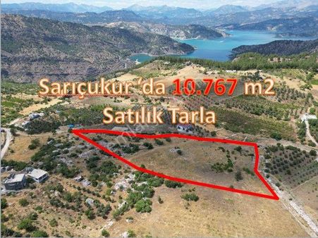 Cb'den Sarıçukur'da Baraj Manzaralı Merkeze Yakın Satılık Tarla