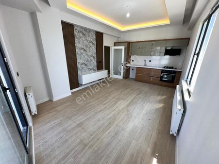 Ak&er Emlak'tan Altınkum'da Doğalgazlı Ön Cephe Sıfır 2+1 Daire