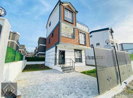 ▃▅▇han İnşaat▇▅▃ Deniz Tarafında Merkezi Konumda Lüx Villa