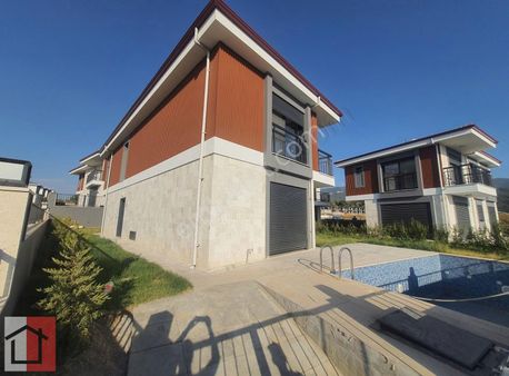 Davutlar Merkeze Yakın 4+1 Müstakil Vılla