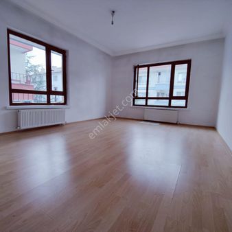 Etimesgut İstasyon Mahallesinde 3+1//120m2 Ara Katta