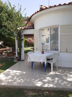 Kuşadası Güzelçamlıda Satılık Müstakil Yazlık