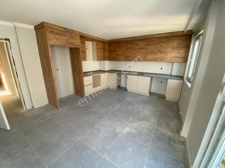 Erenköy'de Çok Geniş 4+1