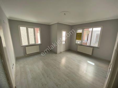 Avcılar Merkez-cihangir Mah.1.kat,kombili 2+1 Satılık Lüks Daire